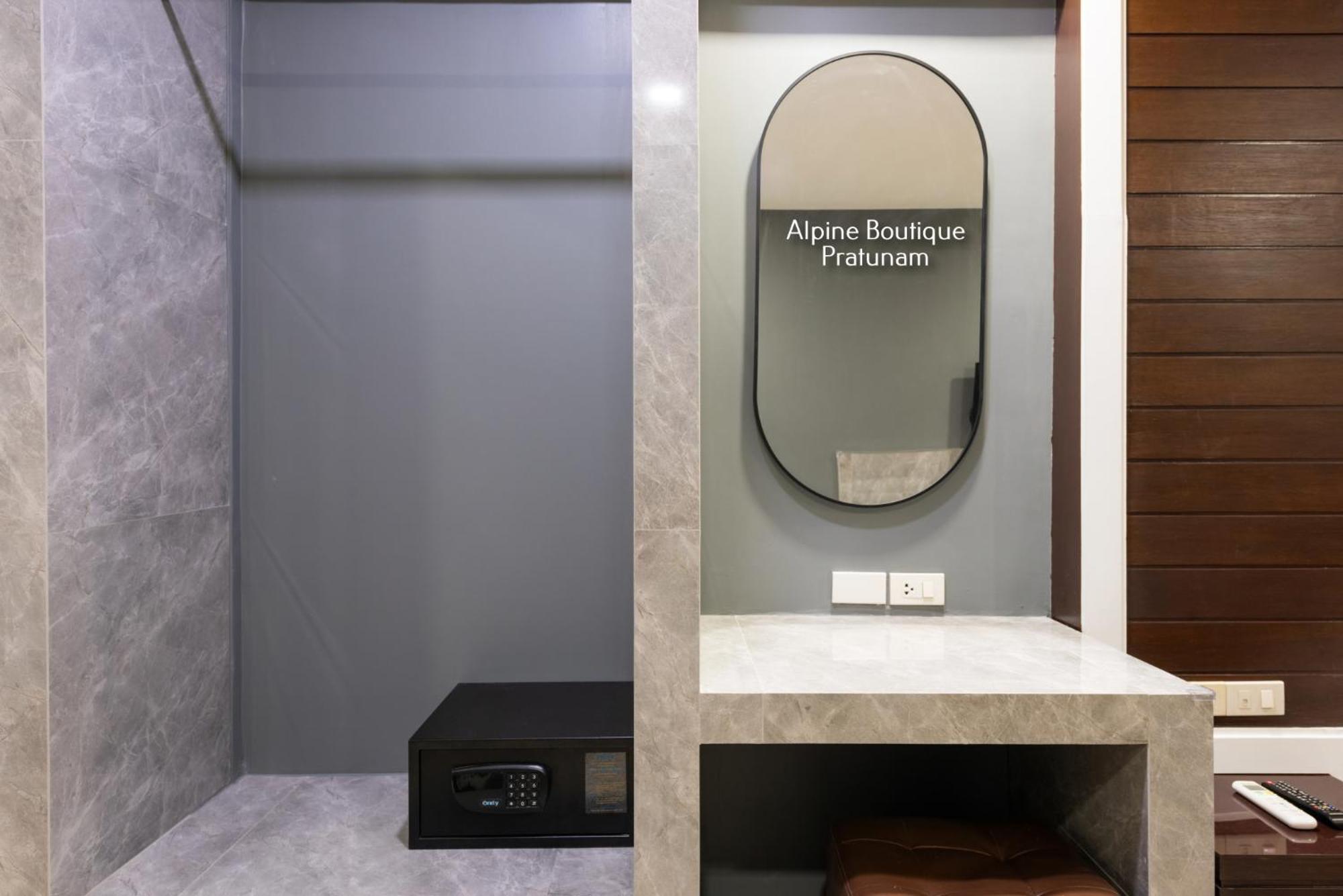 Alpine Boutique Pratunam Bangkok Bagian luar foto
